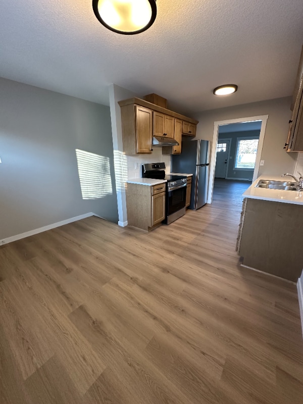 Building Photo - 605 N Grove St