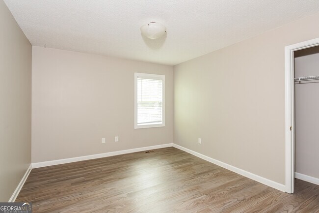 Building Photo - 45 Indian Hills Dr