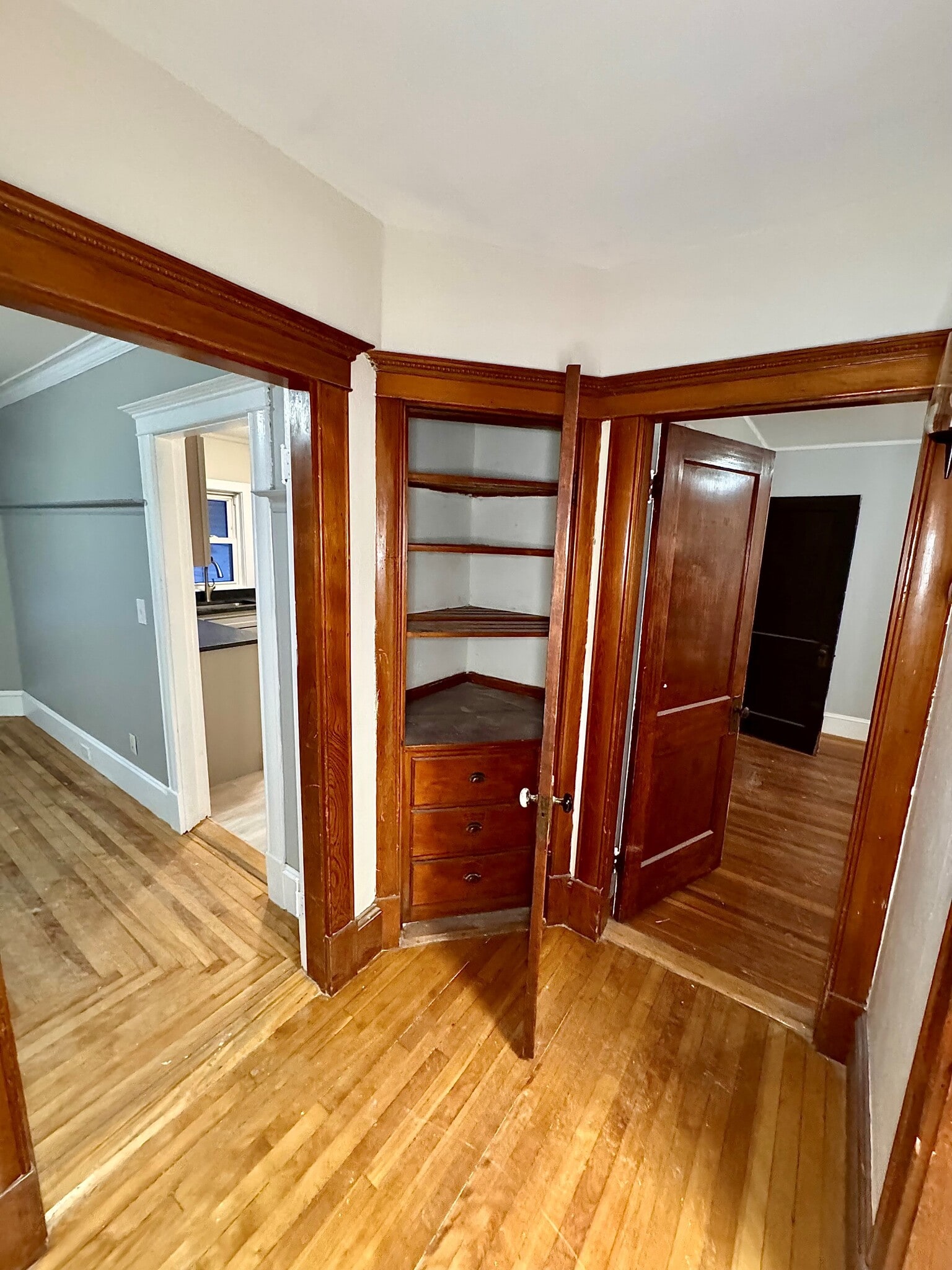 Building Photo - 24 Chapman St