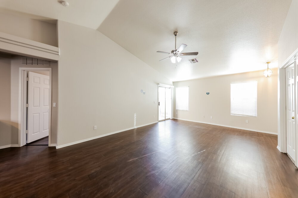 Building Photo - 12738 W Redfield Rd