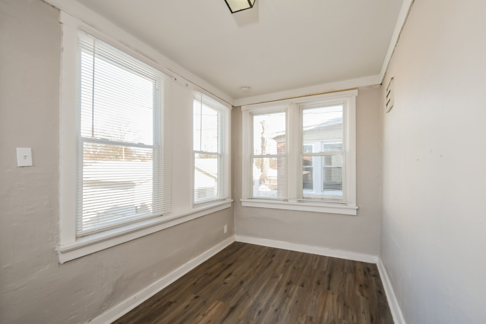 Building Photo - 3343 Delor St