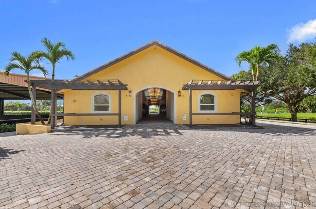Building Photo - 4985 Stables Way