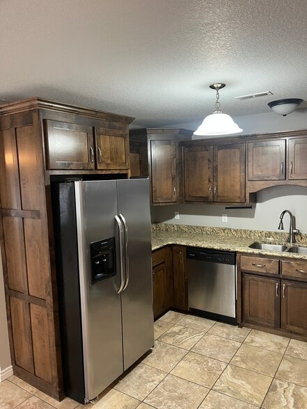 Kitchen - 1614 College Street