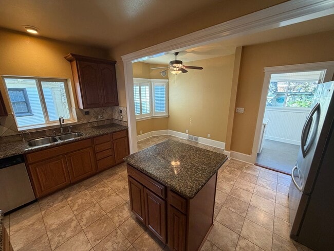 Building Photo - East Sacramento Home | 3 bedroom / 2 bathroom |1 bedroom 1 bath ADU | Available Now!