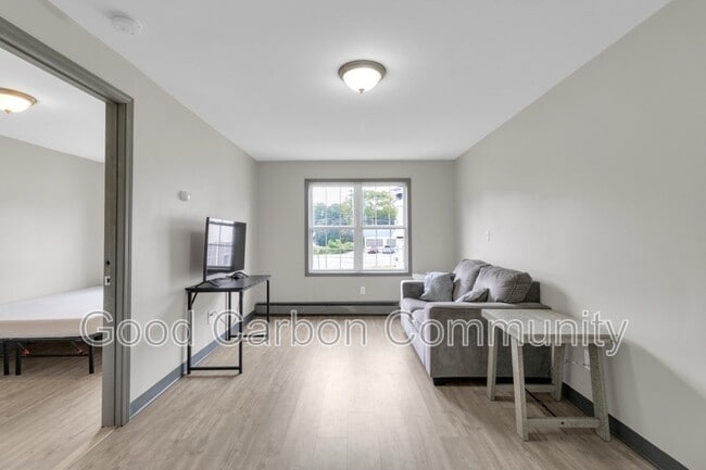 Building Photo - 48 Water St