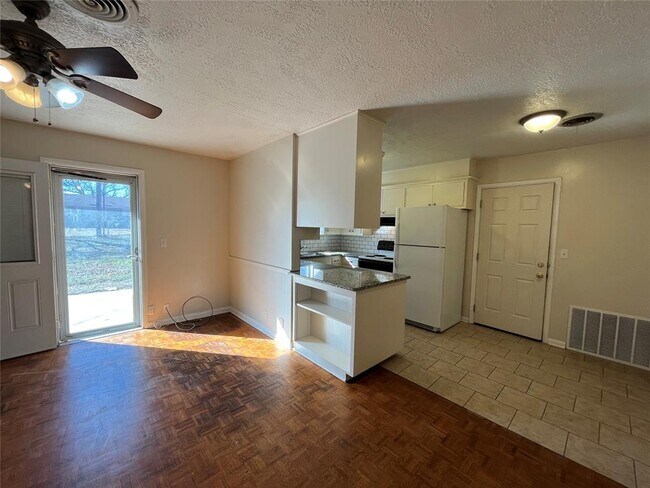 Building Photo - 1508 Southern Heights Ave