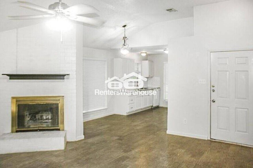 Primary Photo - 3835 Brookwind Dr