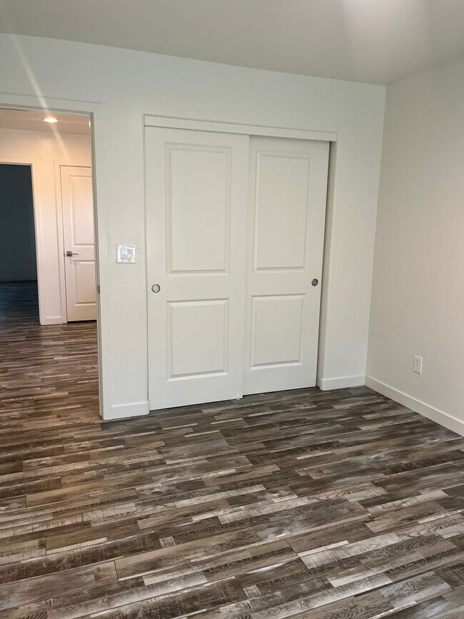 Building Photo - ***3 BEDROOM/2.5 BATHROOM IN PRESCOTT VALLEY***