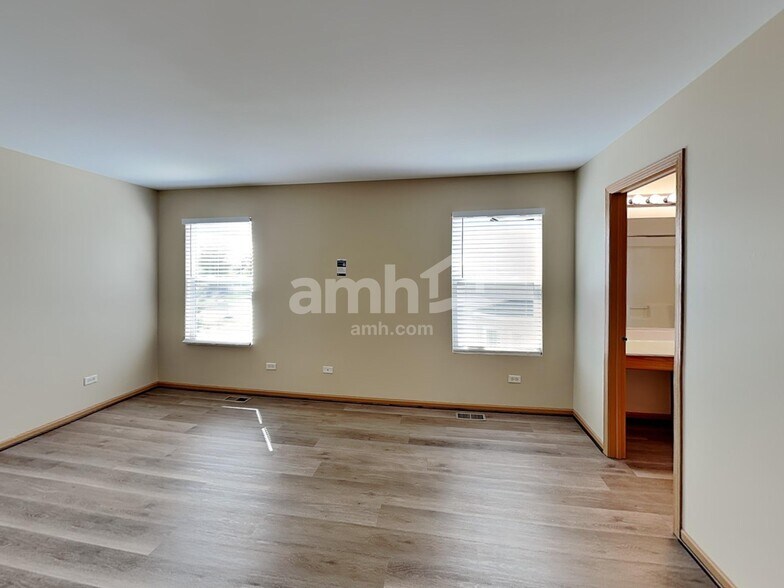 Building Photo - 1217 Dauphin Dr