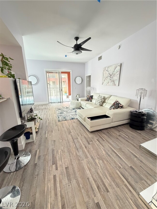 Building Photo - 87 E Agate Ave