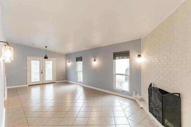 Building Photo - 807 Azie Morton Rd
