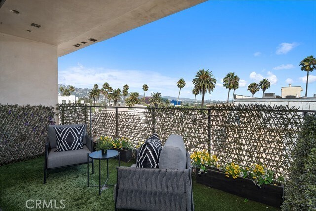 Building Photo - 432 N Oakhurst Dr