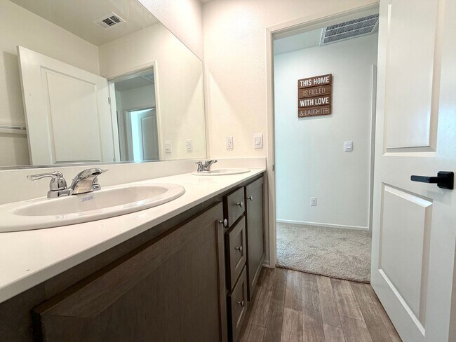 Building Photo - Stylish 4-Bedroom Solar Home Near Community Park