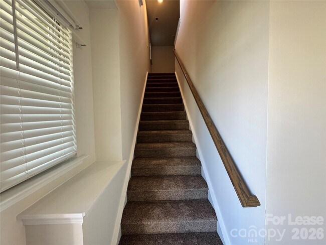 Building Photo - 1007 Maylen Trce