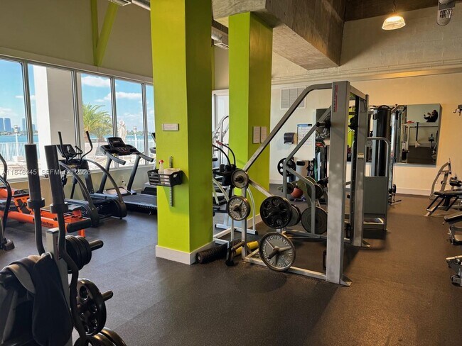 Building Photo - 1228 West Ave