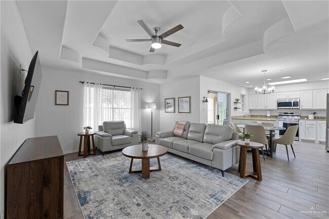 Building Photo - 16 Lake View Dr