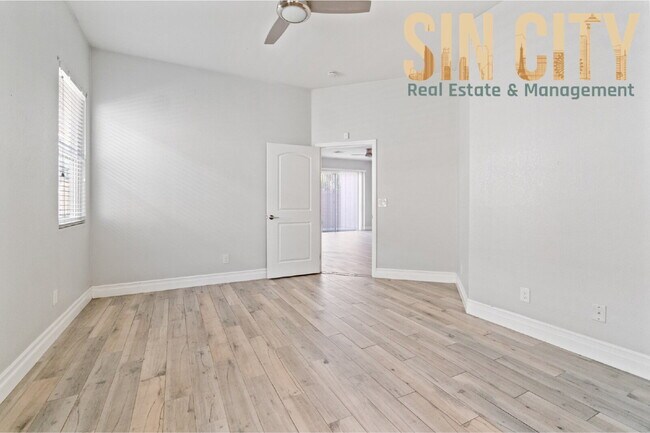 Building Photo - 2854 W Agate Ave