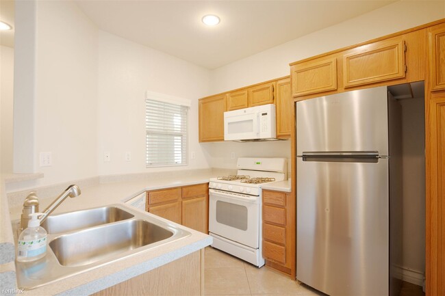 Building Photo - 1 br, 1 bath Condo - 26444 Arboretum Way U...