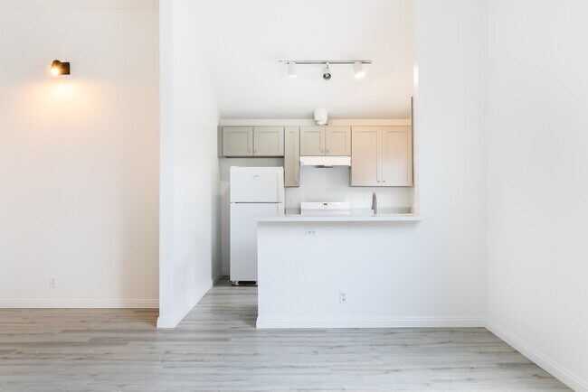 Building Photo - 2452 S Centinela Ave