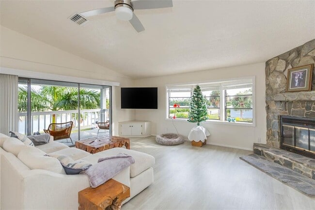 Building Photo - 3604 E Maritana Dr