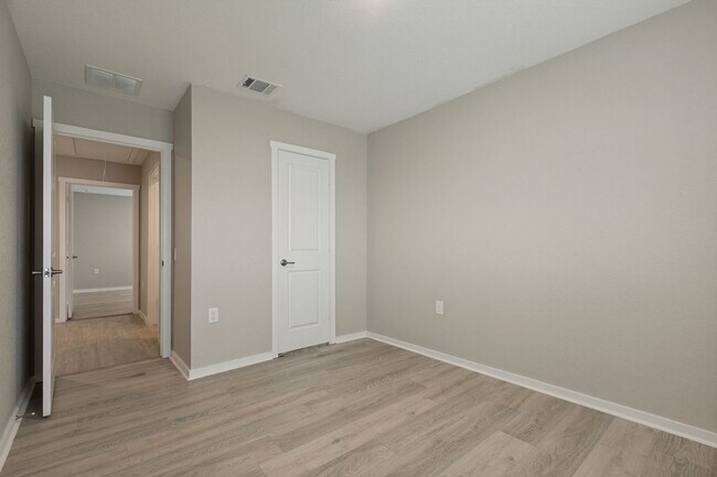 Building Photo - CHARMING 4-BEDROOM IN NEWLY CONSTRUCTED VALLE SOL