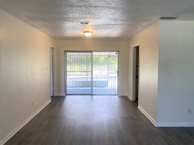 Building Photo - 3/2 Split Plan Pool Home in Indian Trails - Available 8/7