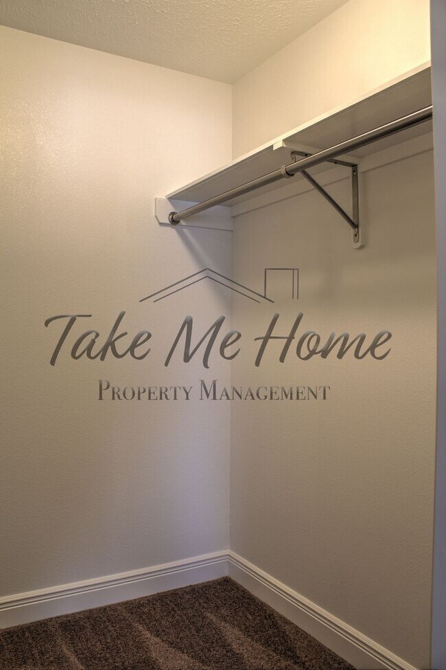 Building Photo - Springfield Schools with Strafford Address!