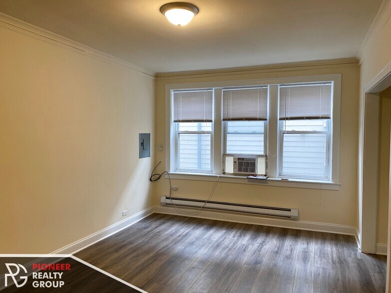 Primary Photo - 2934 W Palmer St