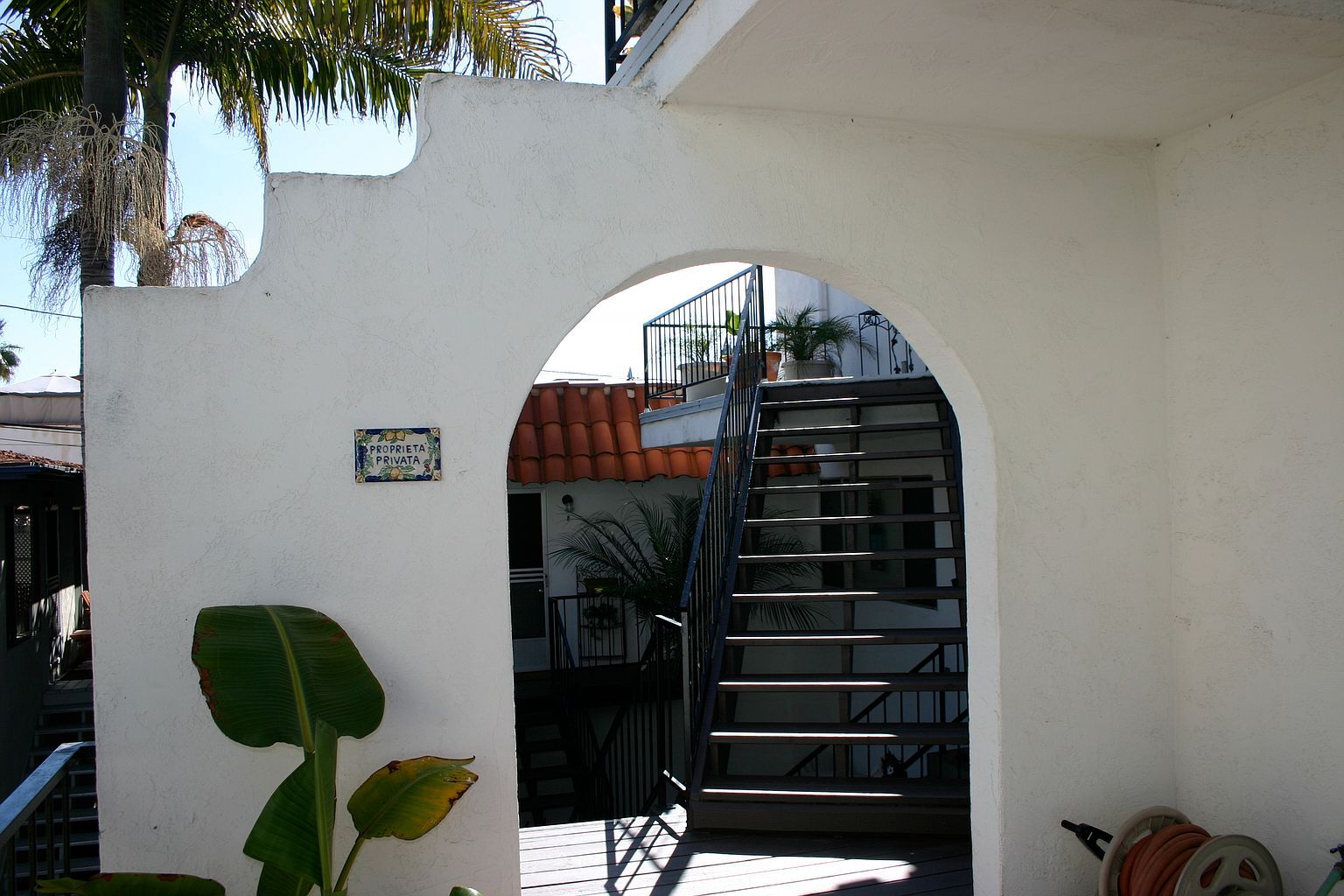 Building Photo - 227 La Paloma