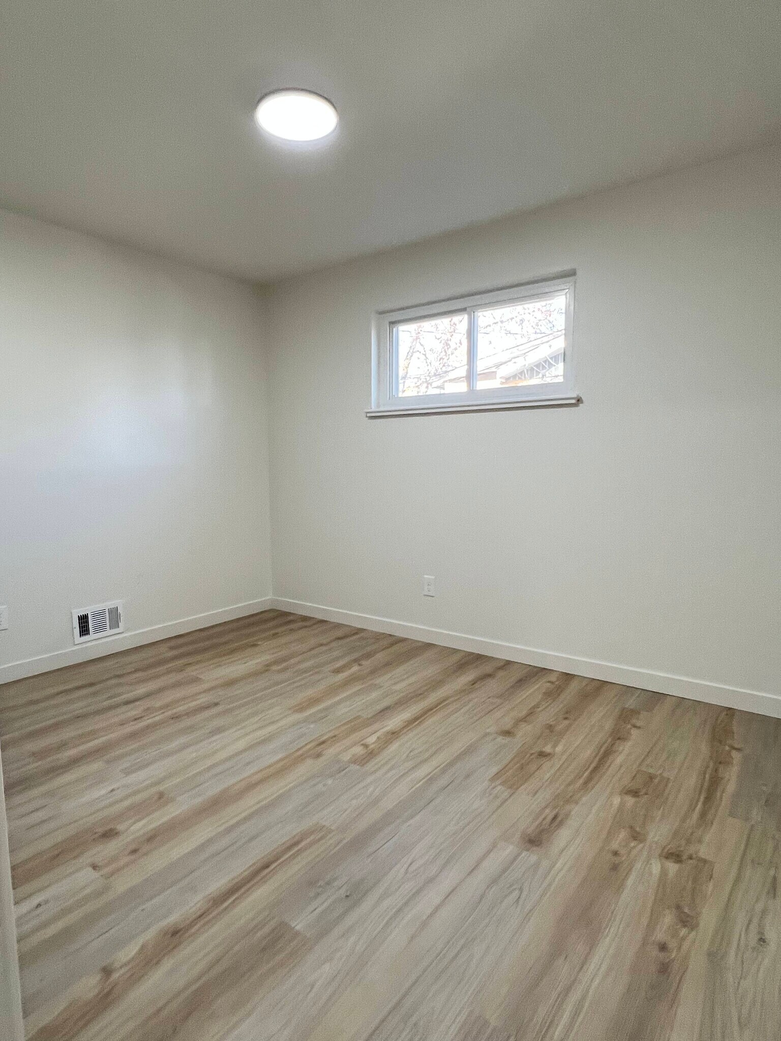 Building Photo - 8771 Oakwood St