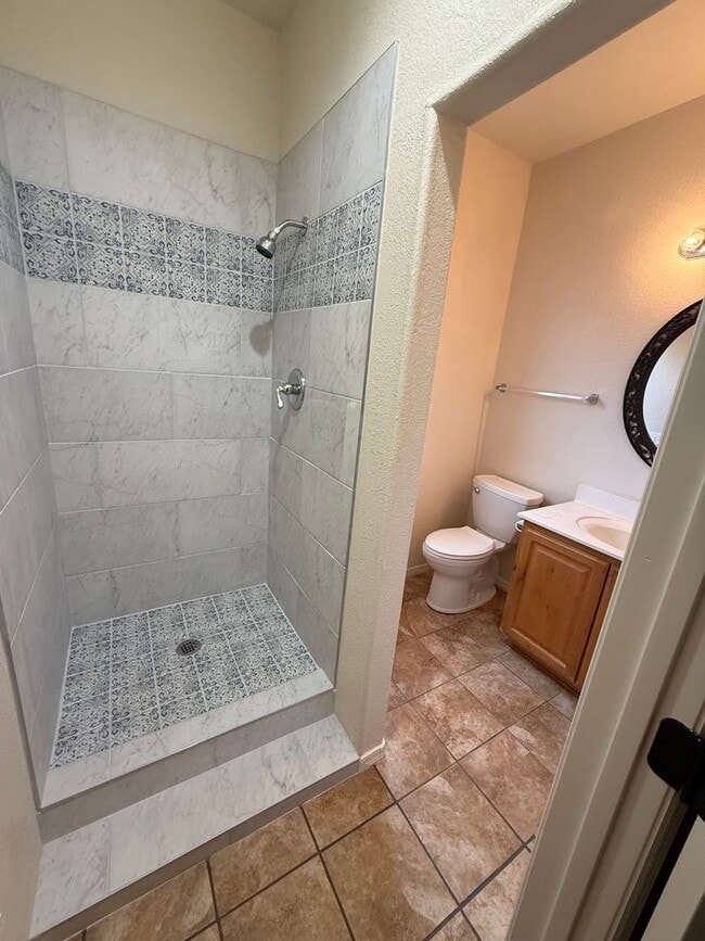 Building Photo - 1315 Paso Robles Ave