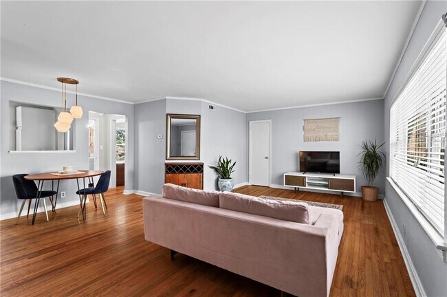 Building Photo - 2250 Cheshire Bridge Rd NE