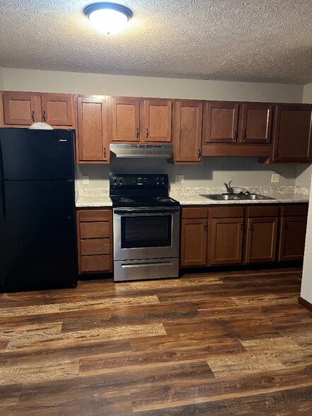 Building Photo - 300 Wood St