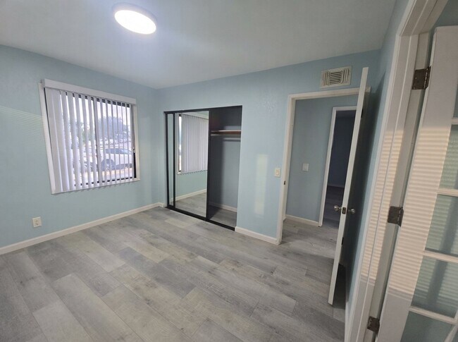 Building Photo - 17530 Chestnut St