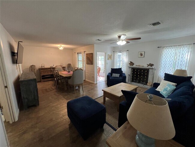 Building Photo - 36338 W Spring Lake Blvd