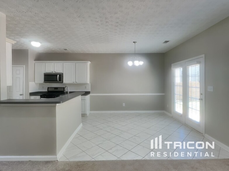 Building Photo - 1027 Maple Leaf Dr