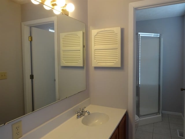 Building Photo - 15 E Woodfield