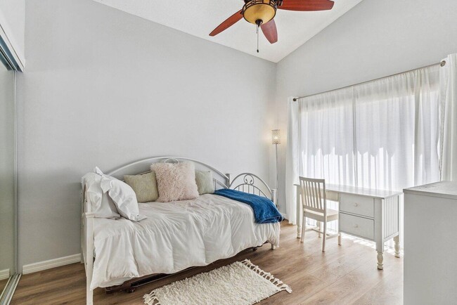 Building Photo - 10581 Mendocino Ln