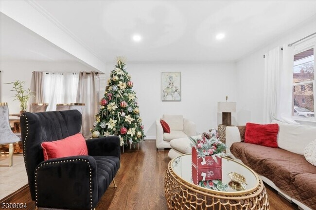 Building Photo - 67 Norwood Ave