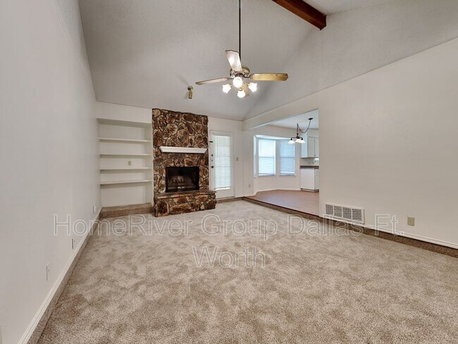 Building Photo - 816 Castleview Dr