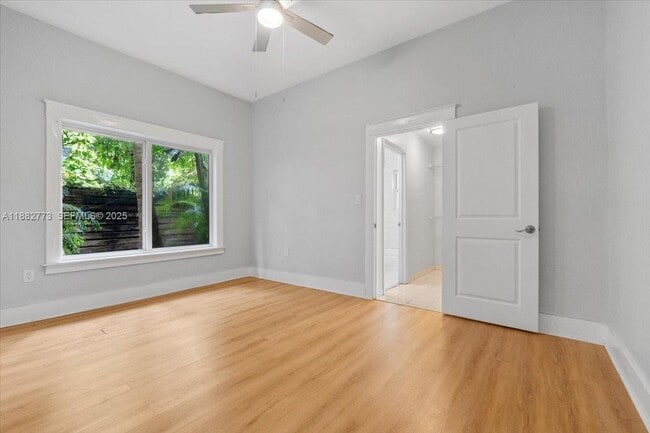 Building Photo - 34 SW 18th Rd