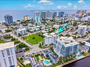 Building Photo - 720 Bayshore Dr