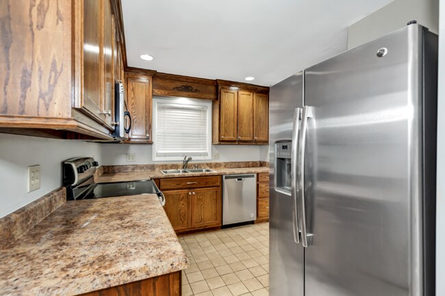 Building Photo - 2804 Thurman Cir SW