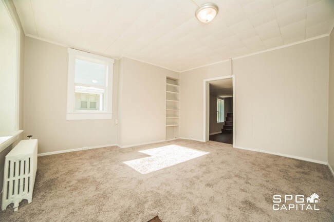 Building Photo - 33 N Penn St