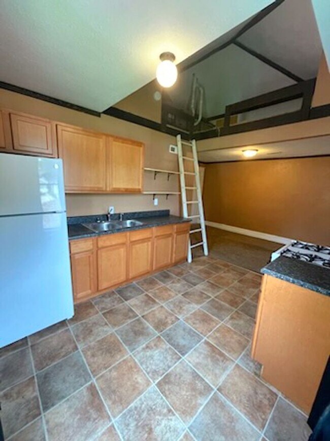 Building Photo - 1307 Spring St