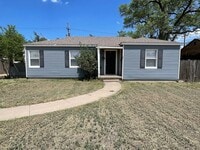 Building Photo - Great spacious 3 bedroom 2 bath in Wolflin!