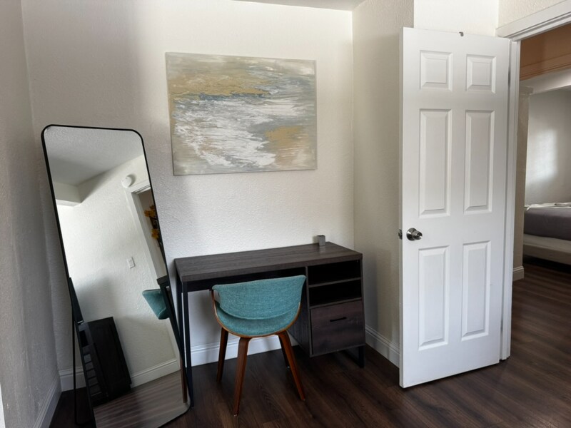 Building Photo - 2120 Kinsington St