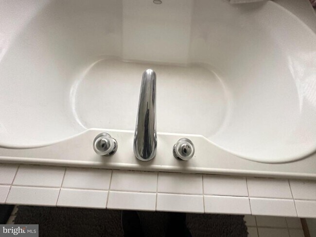 Building Photo - 541 7 Trails Dr