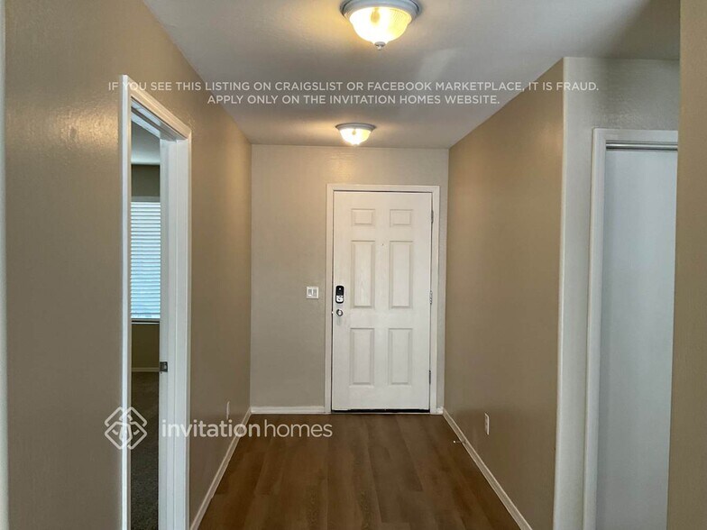 Building Photo - 2218 E Cochise Ave