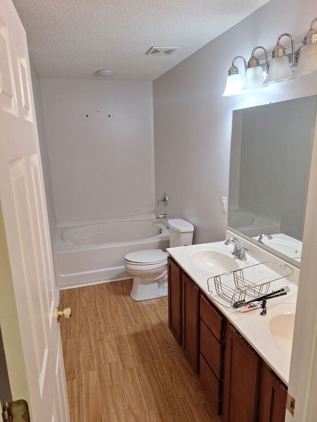 Building Photo - Wonderful Four Bedroom Home Located in Nor...